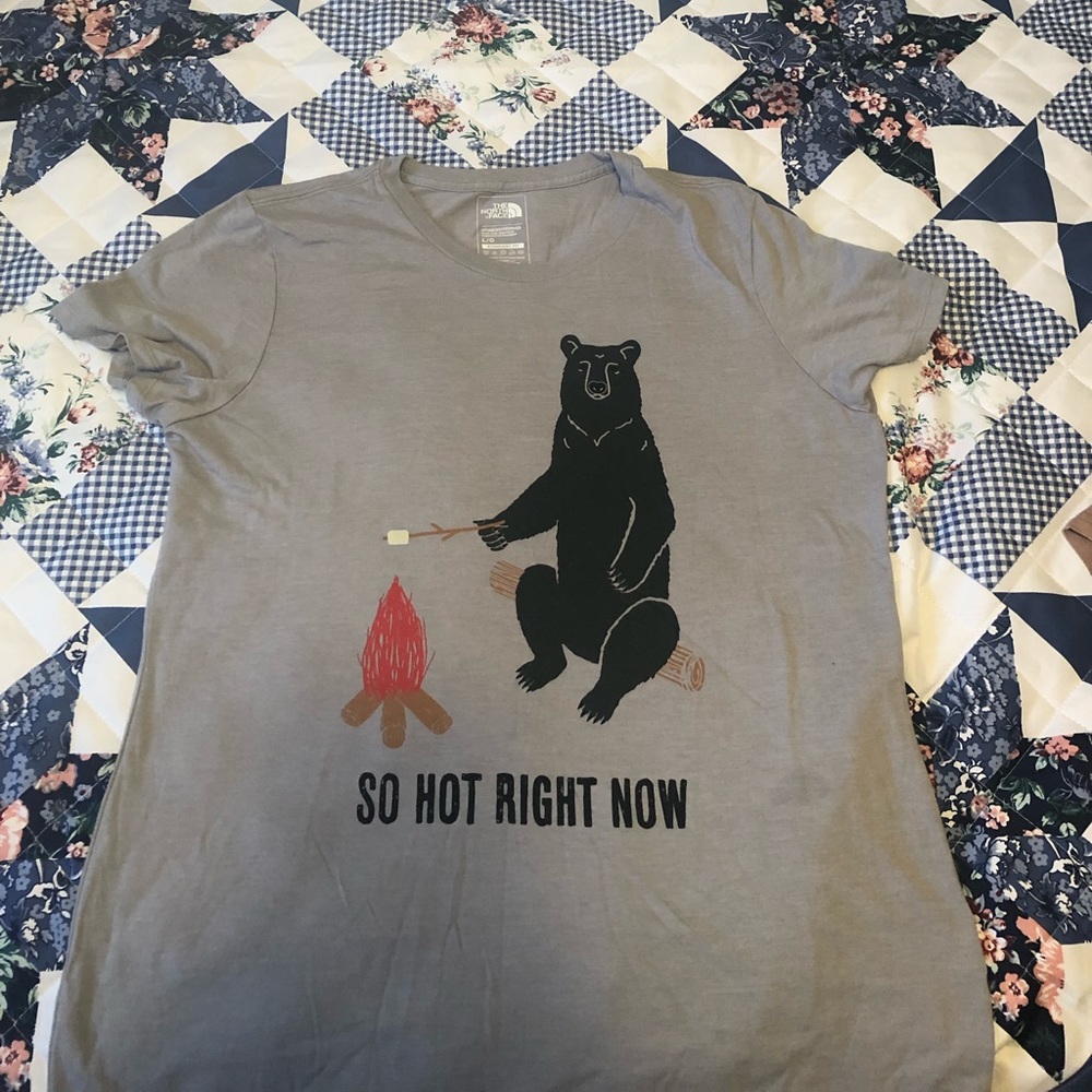 Women’s the north face T-shirt